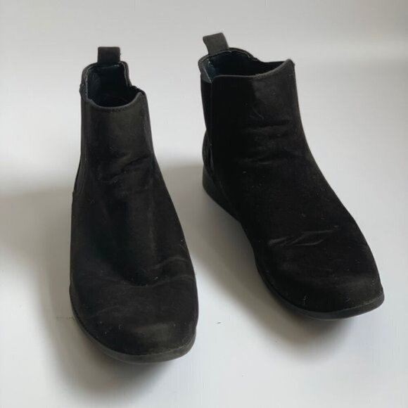 ASOS black suede shoes 10 pullup - Picture 2 of 9